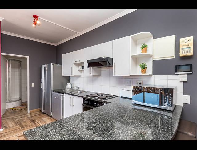 2 BEDROOM APARTMENT FOR SALE IN CAPE TOWN CITY CENTRE